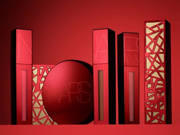 NARS bất ngờ tung bộ sưu tập đồ makeup lấy cảm hứng từ Tết Kỷ Hợi sắp đến gần!