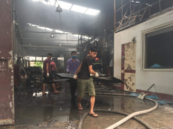 Hà Nội: Đau xót cảnh 3 mẹ con ôm nhau trong biển lửa chết cháy giữa đêm