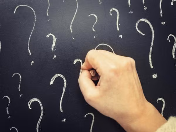 Bạn có thể trả lời những câu hỏi "dành cho nhóc em" này không?
