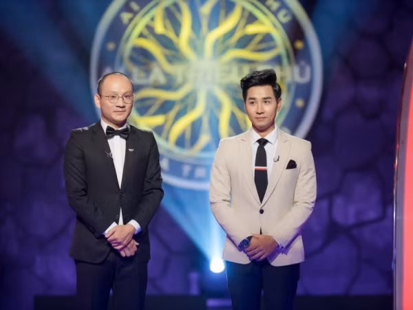 Phan Đăng ngỡ ngàng khi Nguyên Khang "soán ngôi" làm MC "Ai là triệu phú"