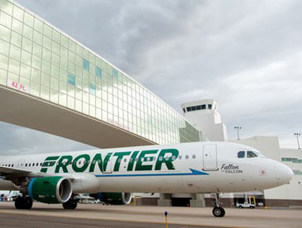 Mỹ: Máy bay hạ cánh khẩn cấp vì mùi lạ trong toilet khiến hành khách đổ bệnh