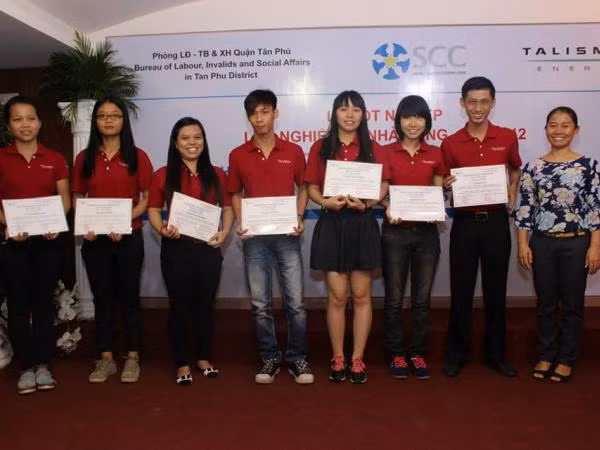 Đã có cách giúp các bạn kém may mắn miễn 100% học phí và việc làm sau tốt nghiệp