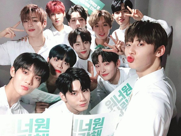 Wanna One sánh bước bên nhau lần cuối, chính thức chào tạm biệt người hâm mộ