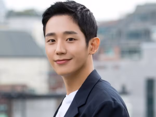 Jung Hae In gia nhập showbiz muộn như thế, vì số phận đã sắp xếp cả đấy
