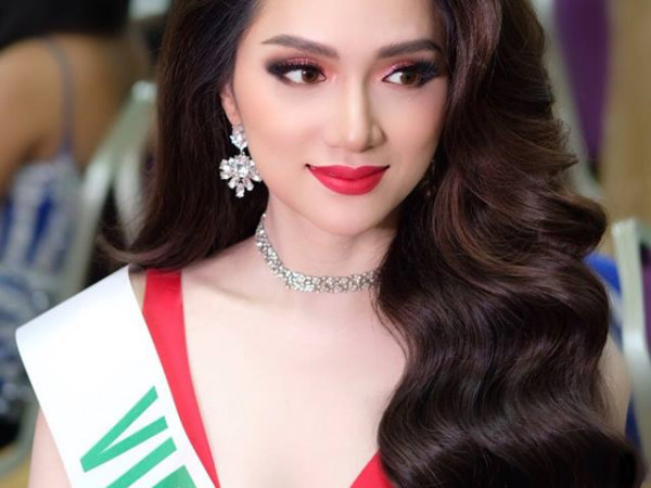 Sao Việt phấn khích khi Hương Giang Idol đăng quang "Hoa hậu Chuyển giới"