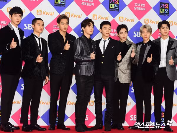 Cả K-Pop đã tề tựu đông đủ tại thảm đỏ SBS Gayo Daejun 2017