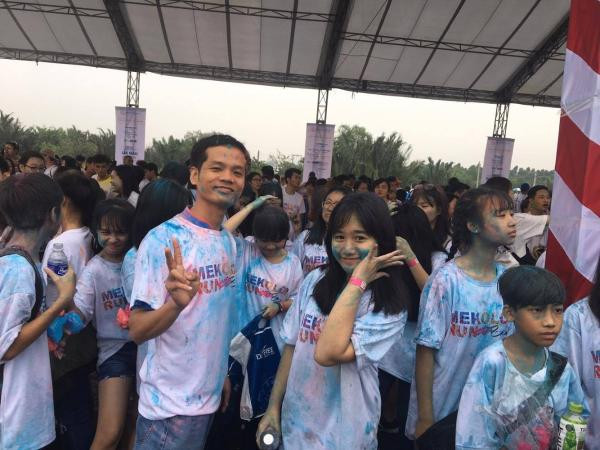 Hàng ngàn sinh viên đại học TP.HCM tham gia đường chạy sắc màu