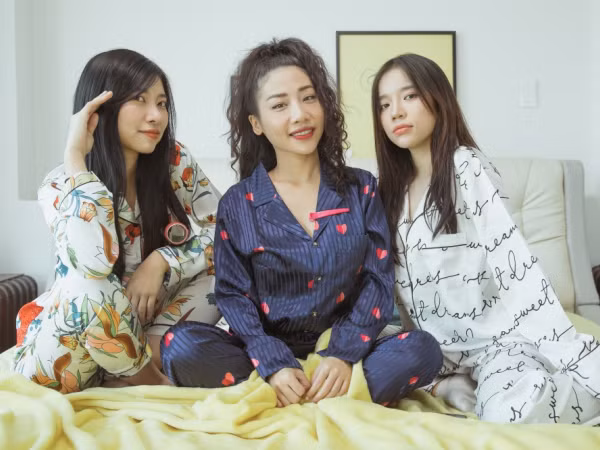 Dương Edward, Hằng BingBoong cùng dàn nghệ sĩ trẻ V-Pop tụ họp, tung “thính” cực ngọt ngày Valentine