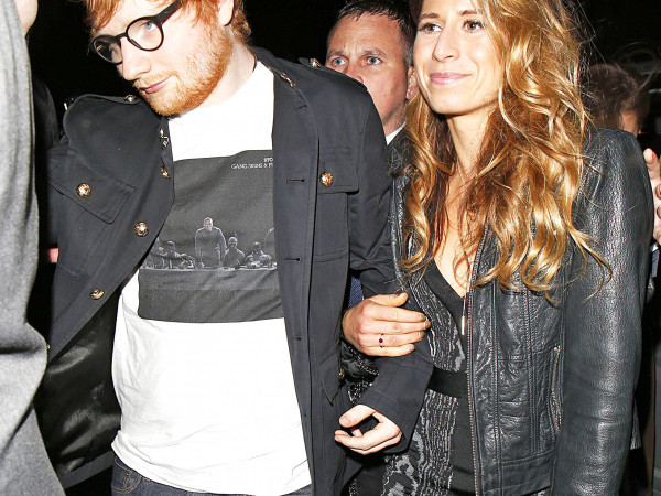 Ơn giời! Ed Sheeran của chúng ta giờ đã là “hoa có chủ” rồi đấy nhé! 