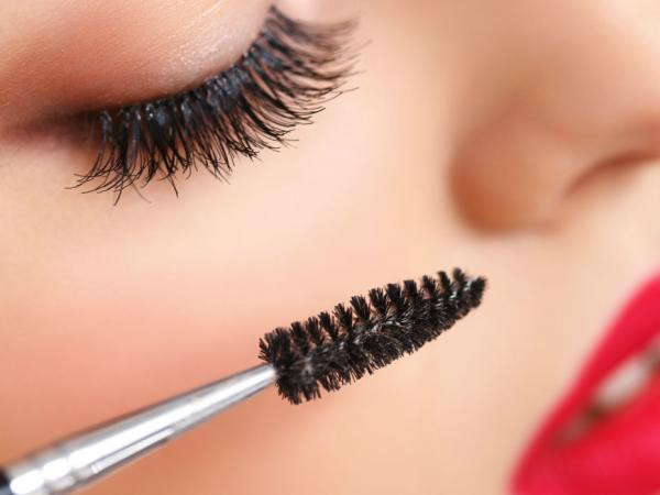 Mẹo nhỏ với mascara, giúp bạn có hàng mi dày đẹp tự nhiên!