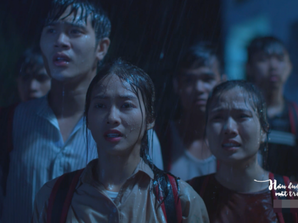 "Hậu duệ Mặt Trời" bản Việt: Bác sĩ Phương đối diện với cảnh tượng thương tâm trong cơn bão lớn