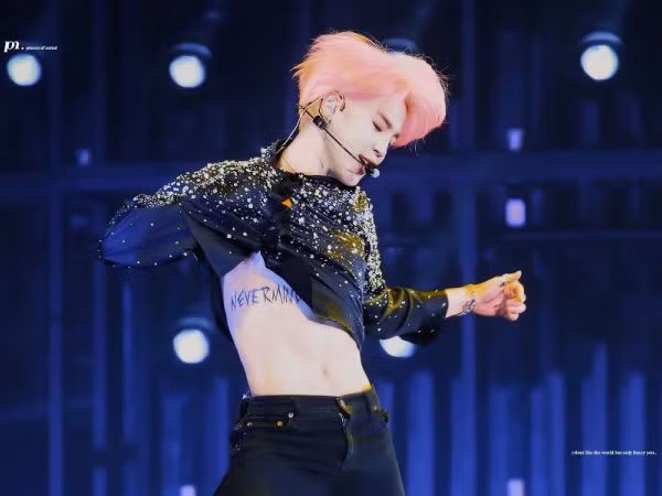 Sau tất cả, RM đã tiết lộ bí mật phía sau hình xăm nổi tiếng của Jimin rồi