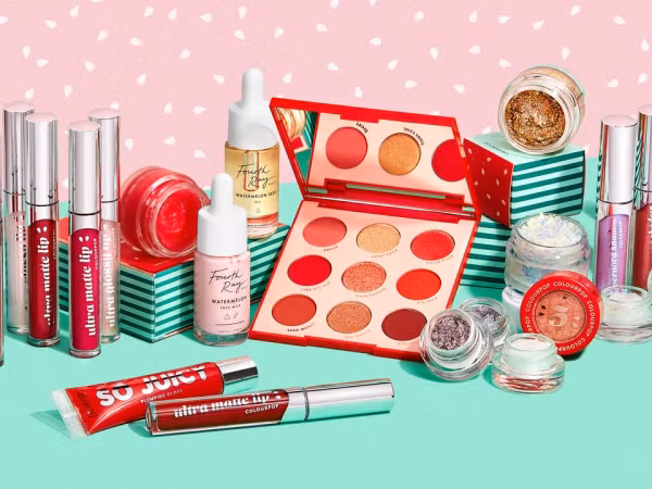 Còn chờ gì nữa mà chưa rinh ngay một trong những bộ make-up đỉnh nhất Hè này