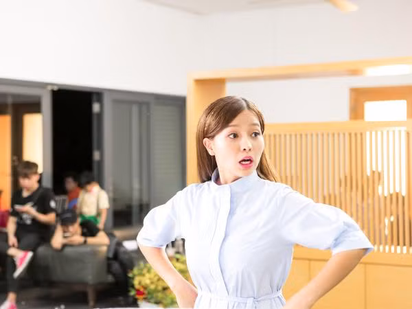 "Xì tin" thế này, ít ai biết Khánh Hiền đã 25 tuổi và sắp có con