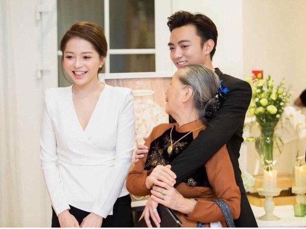 Dẫn mẹ đi ăn nhân dịp 8/3, Soobin Hoàng Sơn vô tình tiết lộ thêm bằng chứng đang hẹn hò?
