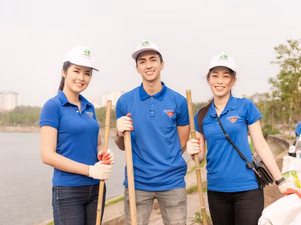 Hoa hậu Ngọc Hân rủ Phương Nga - Bình An cùng tham gia “thử thách dọn rác”