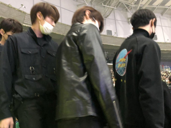 Fan SM xôn xao khi dàn thực tập sinh nam mới xuất hiện trong concert NCT 127