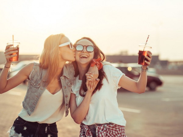 “Vén bức màn” bí mật về nàng bạn thân của bạn, bạn đã sẵn sàng chưa?