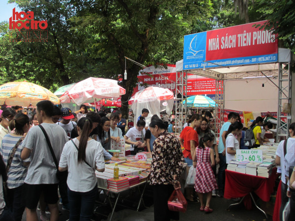 Hội sách Hà Nội 2017: Đến ngày thứ tư vẫn tưng bừng trảy hội