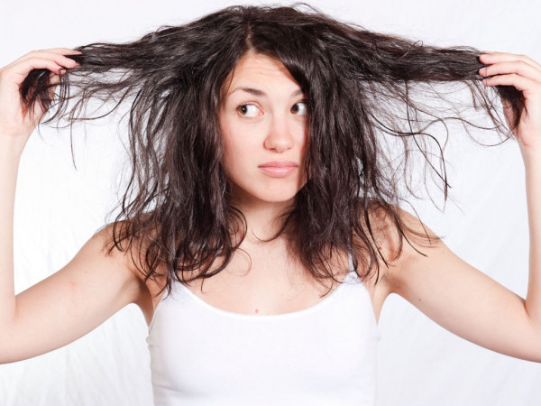 Những cô gái tóc dầu xứng đáng được các thương hiệu mỹ phẩm quan tâm chăm sóc