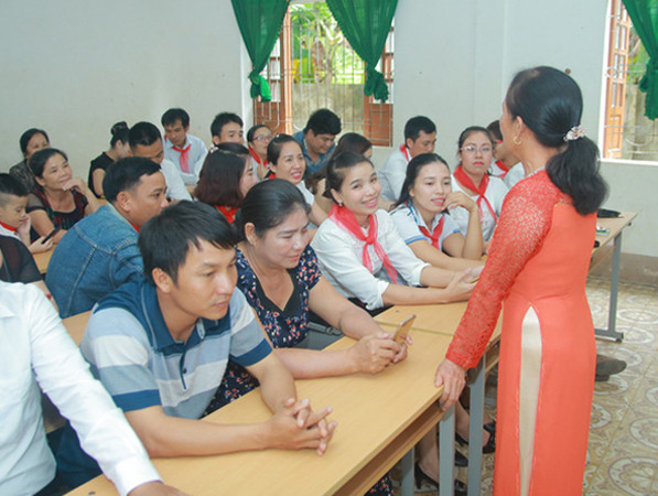 Cay khóe mắt với lá thư tri ân "đọc xong muốn quay về thăm thầy cô ngay"