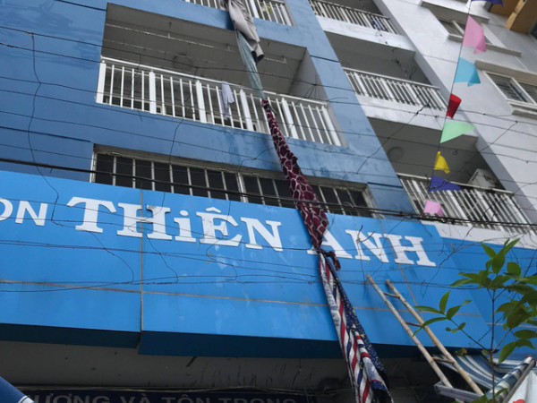 Người dân sử dụng nhiều loại thang dây thoát hiểm tự chế trong vụ cháy 13 người chết