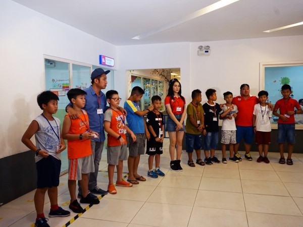 MC Đình Hiếu được Hòa Minzy, Hiếu Hiền khuyên nên học kinh nghiệm đá bóng từ các cầu thủ nhí 