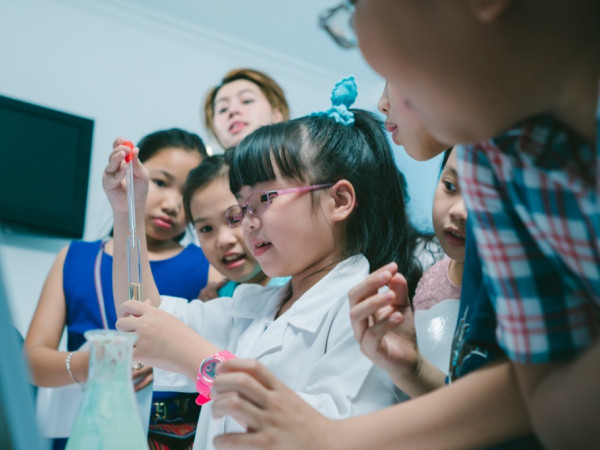 Xuất hiện chương trình thực tế giúp các bạn nhỏ tự "phù phép" phòng riêng