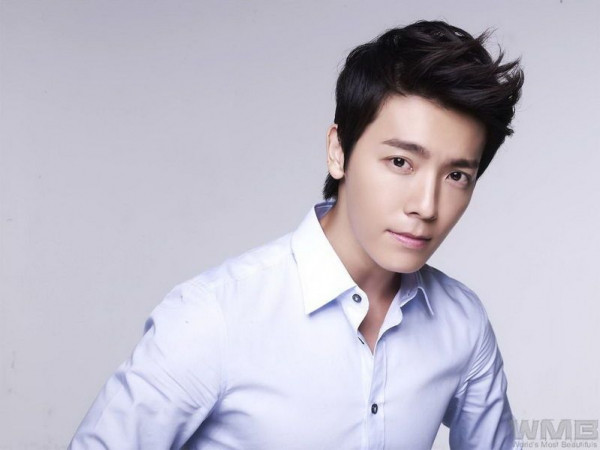 Chỉ một chi tiết nhỏ này đủ để thấy Donghae (Super Junior) là idol sạch sẽ cẩn thận nhất K-Pop