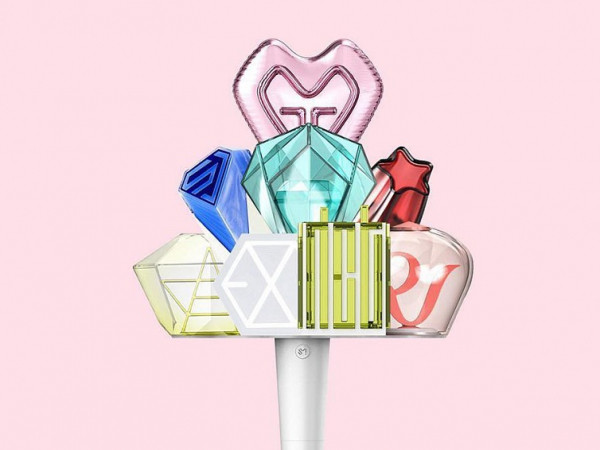 Tiệm tạp hóa SM Ent chơi lớn, phát hành lightstick 8 trong 1 xem fan có trầm trồ