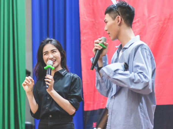 Vội vã tham dự buổi họp fan Erik, Hoà Minzy chứng tỏ gia đình Hoa Dâm Bụt chưa tan rã