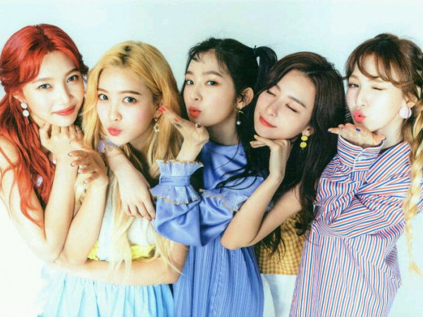 Red Velvet xác nhận trở lại vào ngày 19/6 với mini album có cái tên lạ