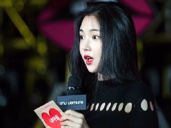 Đến lượt Naeun (Apink) gây tiếc nuối khi xuống sắc vì phẫu thuật thẩm mỹ