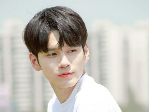 Nếu chỉ xét về xuất thân gia đình, những idol này đúng là của hiếm trong K-Pop