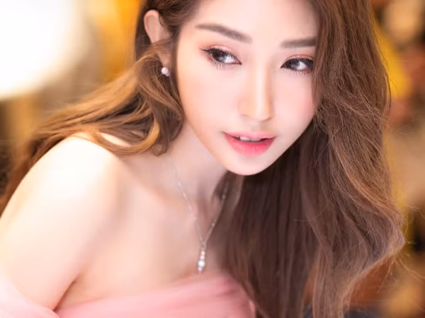 Diện đầm công chúa đi sự kiện, Khổng Tú Quỳnh ấp ủ kế hoạch trở lại với âm nhạc