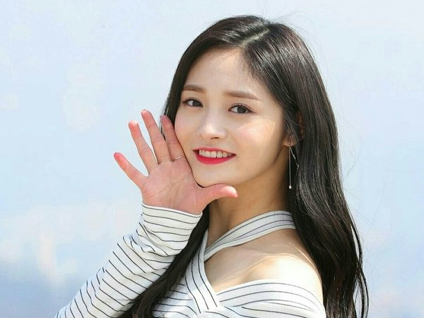 Giàu có nổi tiếng như thế, nhưng Kyulkyung (Pristin) lại thường xuyên dùng hàng nhái