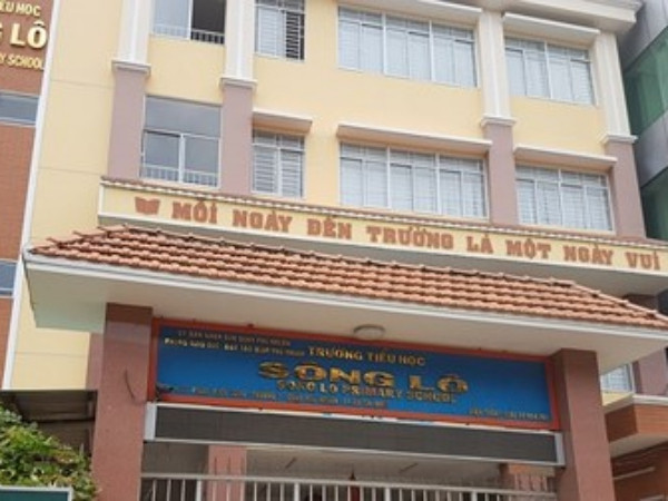 Thực hư chuyện cô giáo bắt học sinh ngậm dép vì đùa giỡn trong giờ học