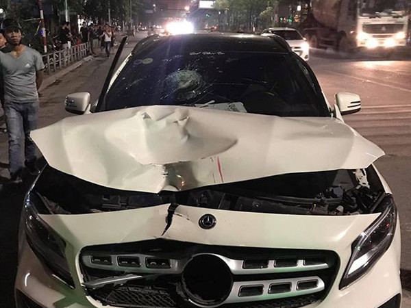 Hà Nội: Tài xế Mercedes tông chết 2 người ở hầm Kim Liên: Vừa đi họp lớp, uống bia về?