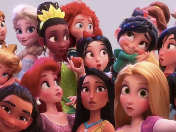 Chỉ một phim đã phô trương lực lượng thế này, chỉ có thể là Disney thôi