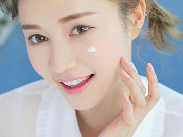 7 lý do khiến mụn trứng cá không ngừng gia tăng