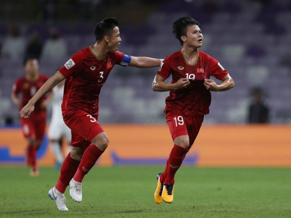 Tuyển Việt Nam lọt qua "khe cửa hẹp" nhờ ít thẻ vàng hơn tuyển Li-băng