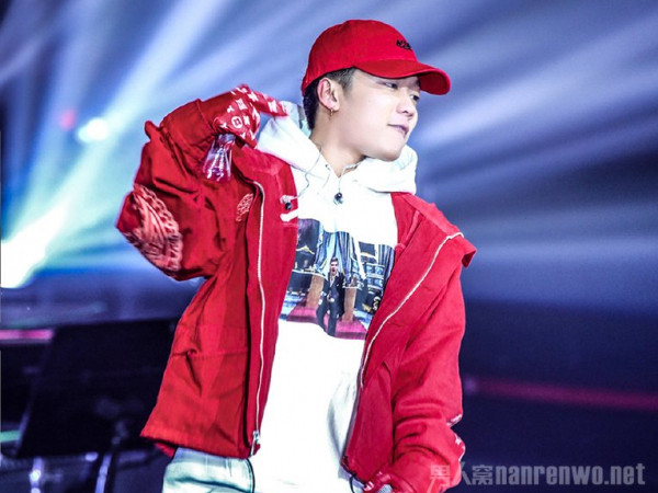 Sau scandal ngoại tình với Lý Tiểu Lộ, PGone bị hạn chế trên mọi phương diện tại Trung Quốc