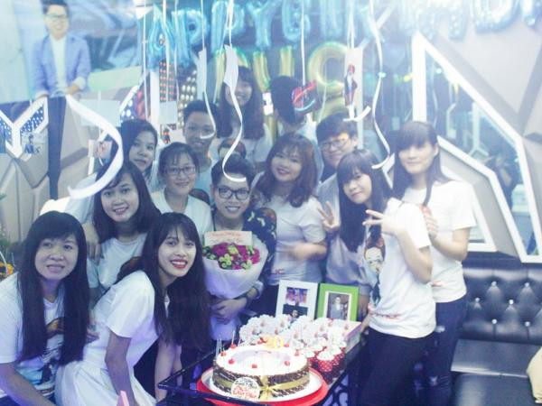 Đức Phúc bất ngờ khi được fan mừng sinh nhật