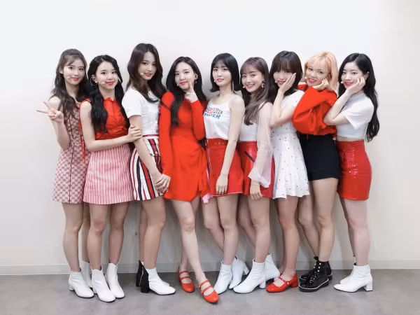 Fanboy số 1 của TWICE, hóa ra là một nam idol cực kỳ nổi tiếng