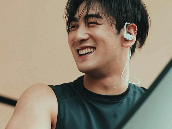 Mời Baekho (NU’EST) làm mẫu bìa, tạp chí hàng đầu phải lùi ngày phát hành vì… in không kịp