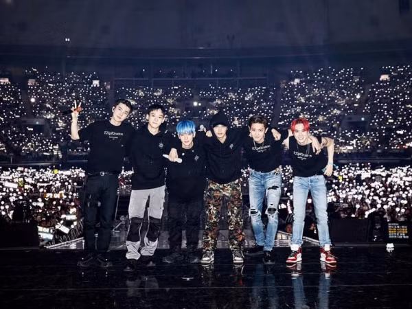 Fan cảm động rớt nước mắt trước lá thư Chanyeol gửi các chàng trai EXO