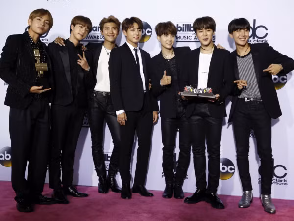 A.R.M.Y sướng lịm tim khi BTS chính thức biểu diễn tại giải thưởng Billboard 2018