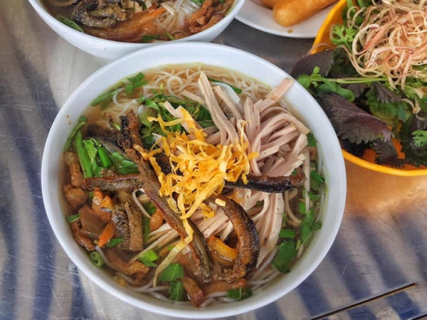 Tưởng là biến tấu của bún thang, hóa ra bún thang lươn là đặc sản lâu đời tại Hưng Yên