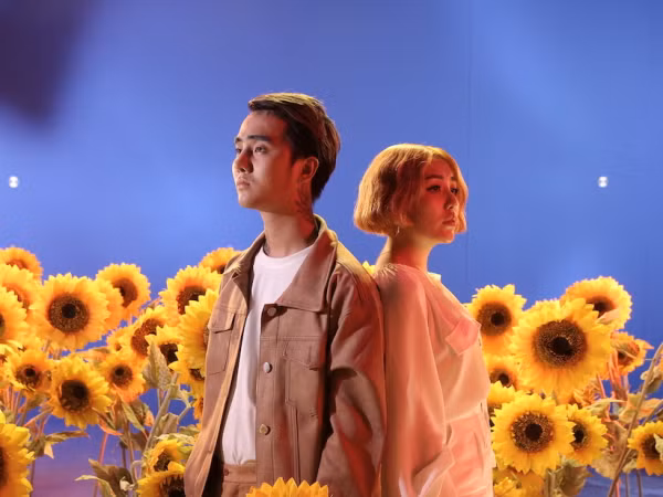 Đạt G lần đầu kết hợp DuUyên cùng “đốn tim” fan với MV “Khó Vẽ Nụ Cười” đậm chất “fantasy”