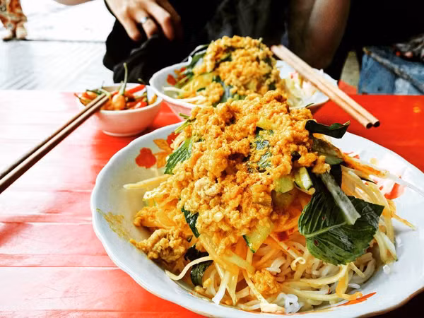 Đến miền Tây nhất định phải thử các món ăn có tên gọi lạ dưới đây